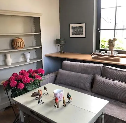 Le Petit Chapitre Apartment *